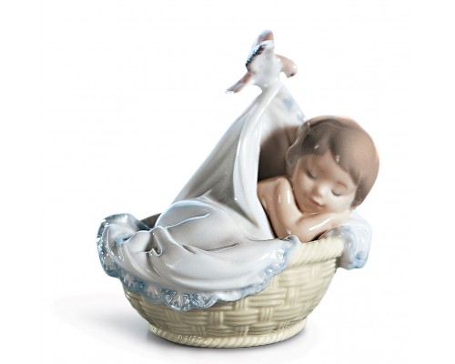Lladro статуэтка "Мальчик и нежные мечты"